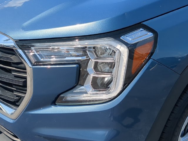 Used 2024 GMC Terrain SLE AWD/4WD image 10