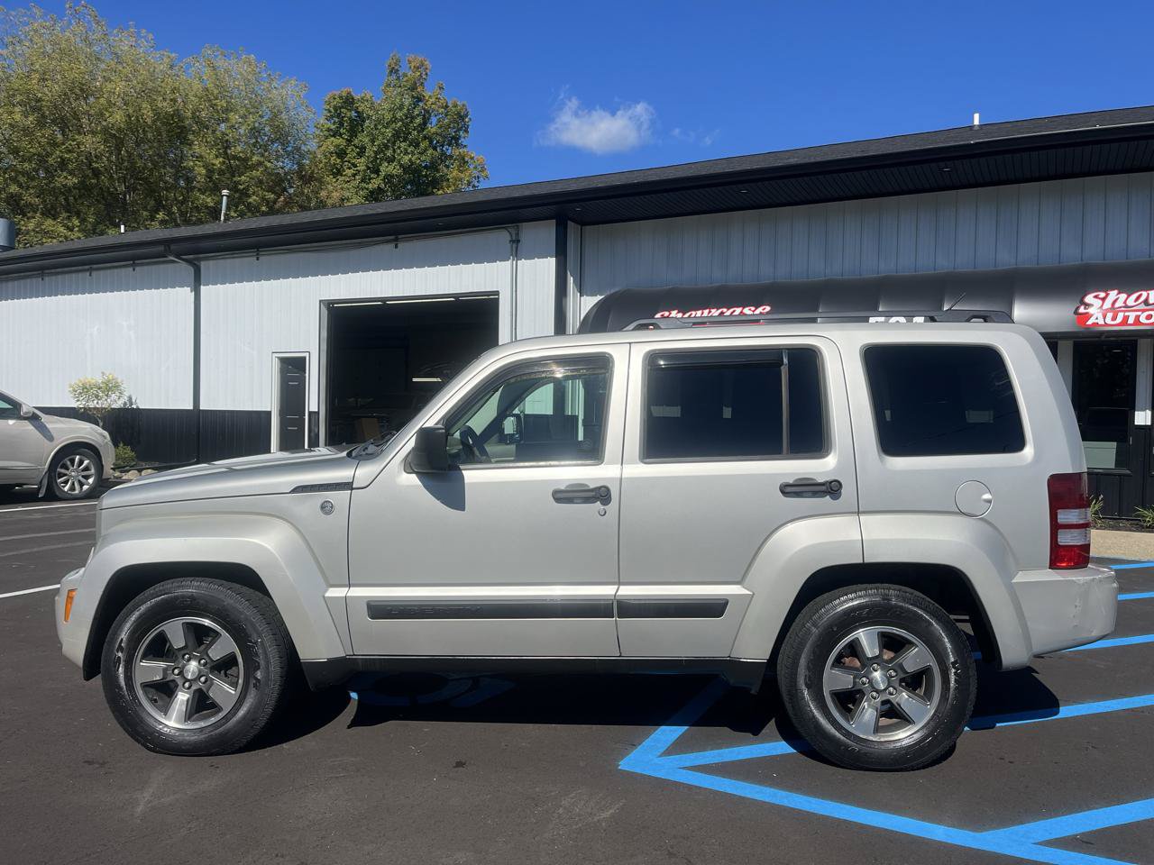Used 2008 Jeep Liberty Sport w/ North Edition Group AWD/4WD image 8