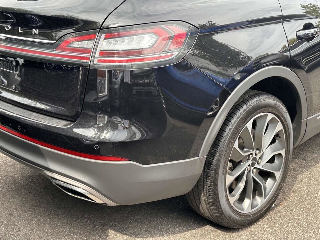 Used 2023 Lincoln Nautilus Reserve w/ Luxury Package image 7