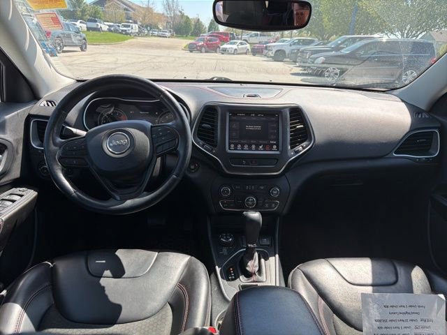 Used 2019 Jeep Cherokee Trailhawk w/ Cold Weather Group image 18