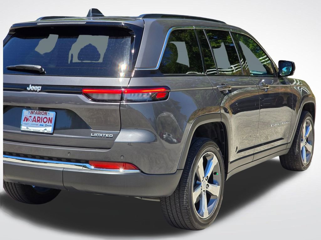 Used 2025 Jeep Grand Cherokee Limited AWD/4WD image 49
