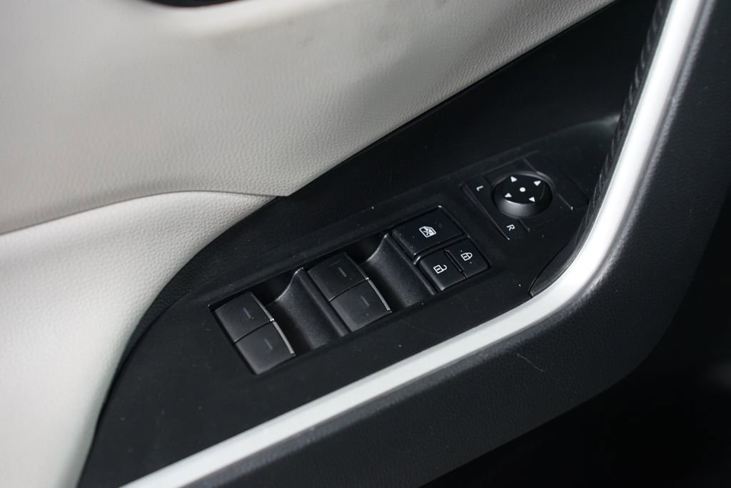Certified 2022 Toyota RAV4 XLE image 30
