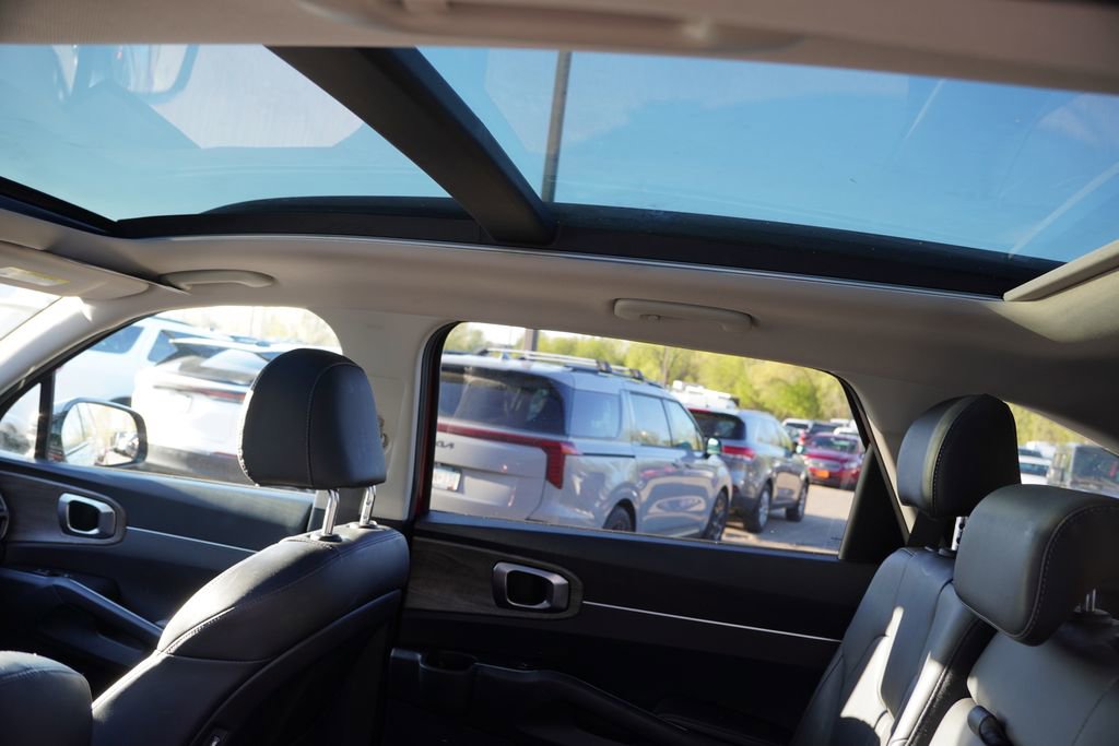 Certified 2023 Kia Sorento S w/ Panoramic Sunroof Package AWD/4WD image 18