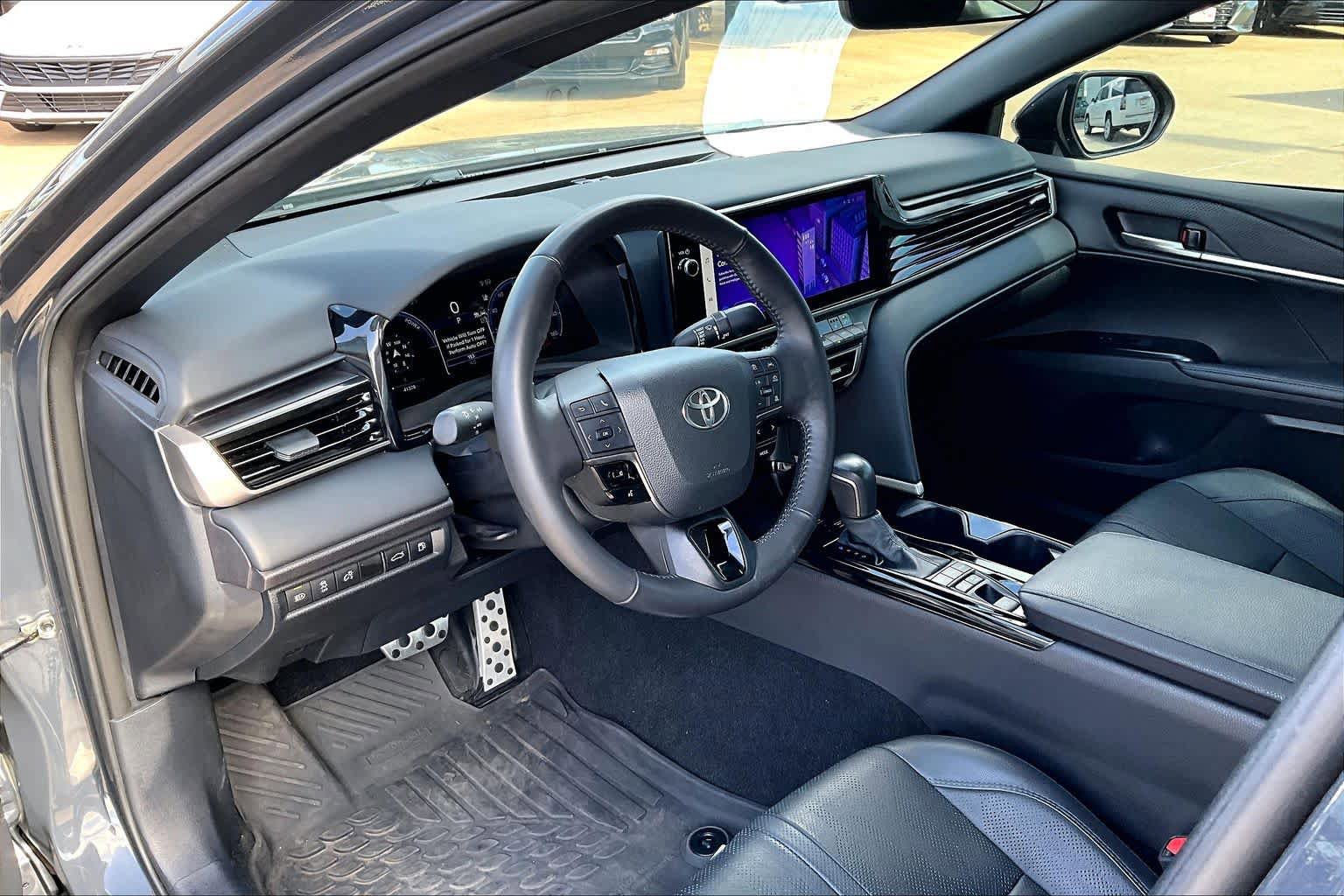 Used 2025 Toyota Camry XSE FWD image 15