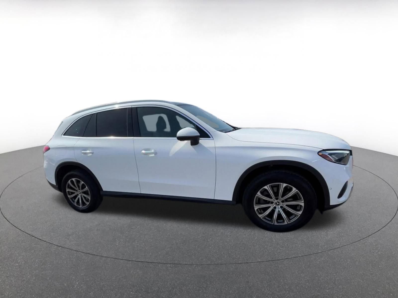 Used 2024 Mercedes-Benz GLC 300 GLC 300 image 2