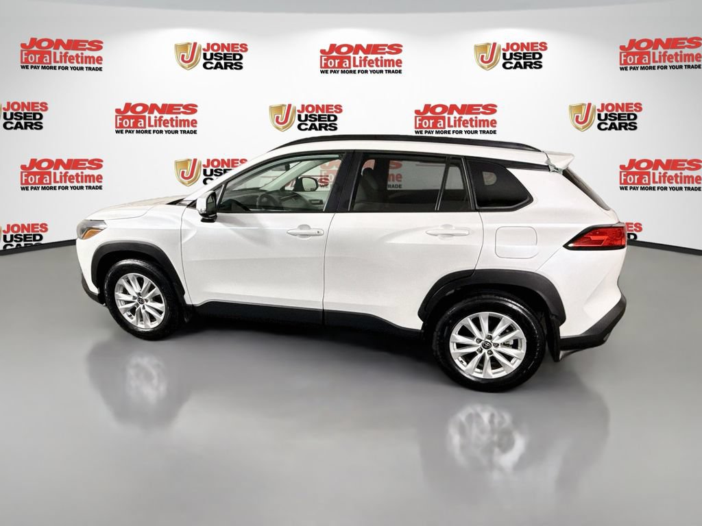 Certified 2022 Toyota Corolla Cross LE w/ Moonroof Package AWD/4WD image 15