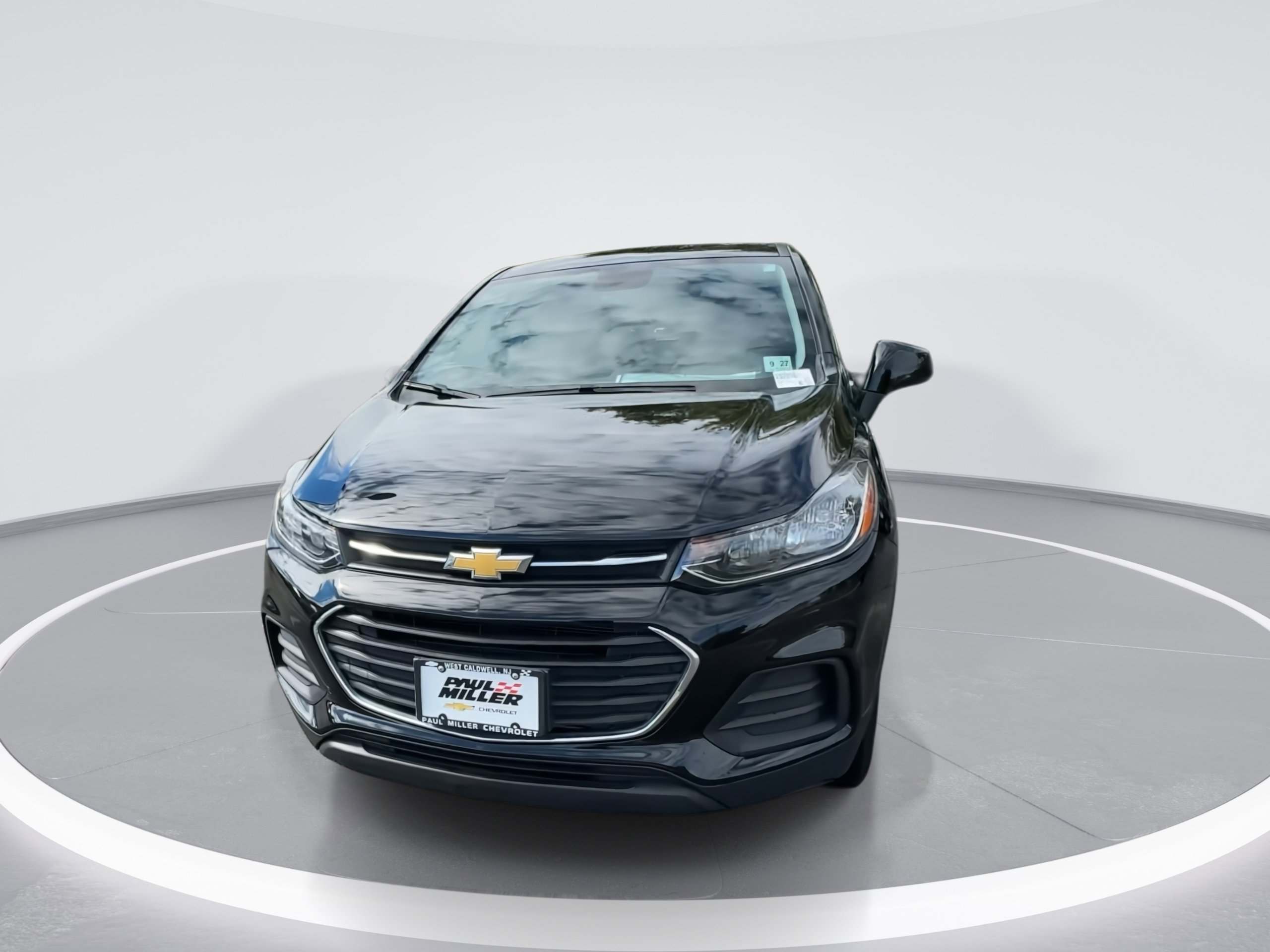 Used 2022 Chevrolet Trax LS w/ Tint and Cruise Package image 3