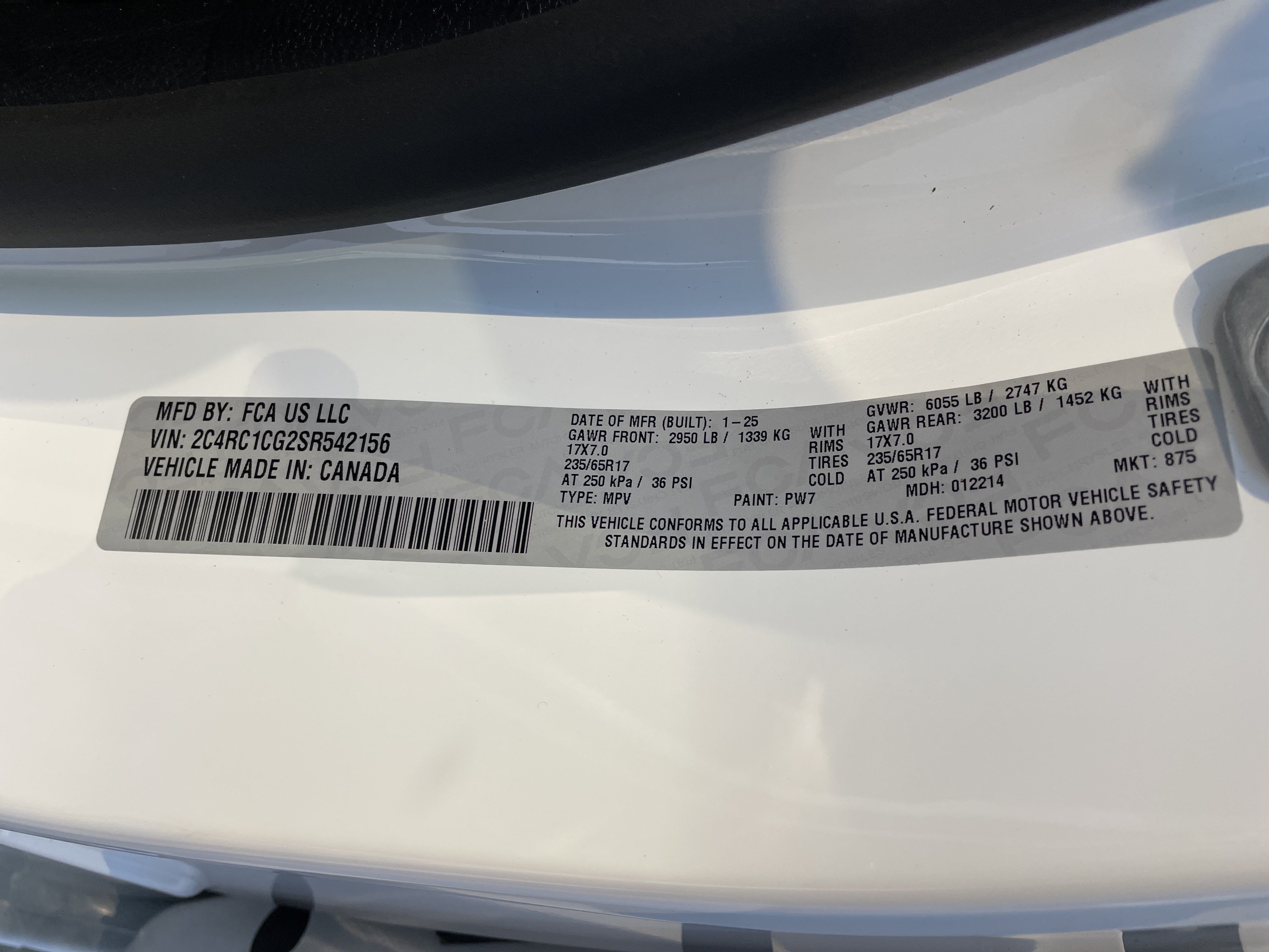Used 2025 Chrysler Voyager LX FWD image 38