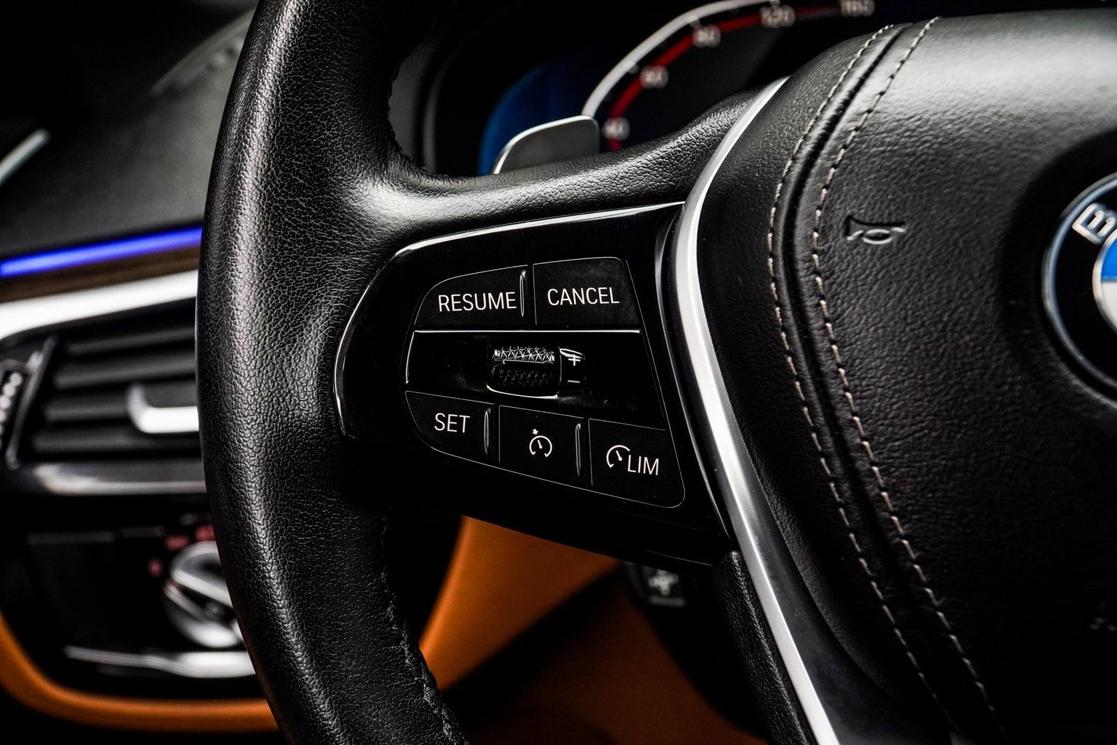 Used 2023 BMW 530i xDrive w/ Premium Package image 28