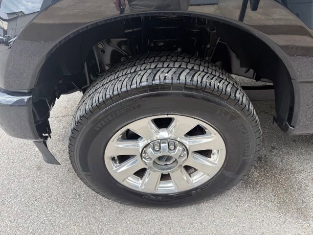 Used 2022 Ford F250 Platinum w/ FX4 Off-Road Package image 9