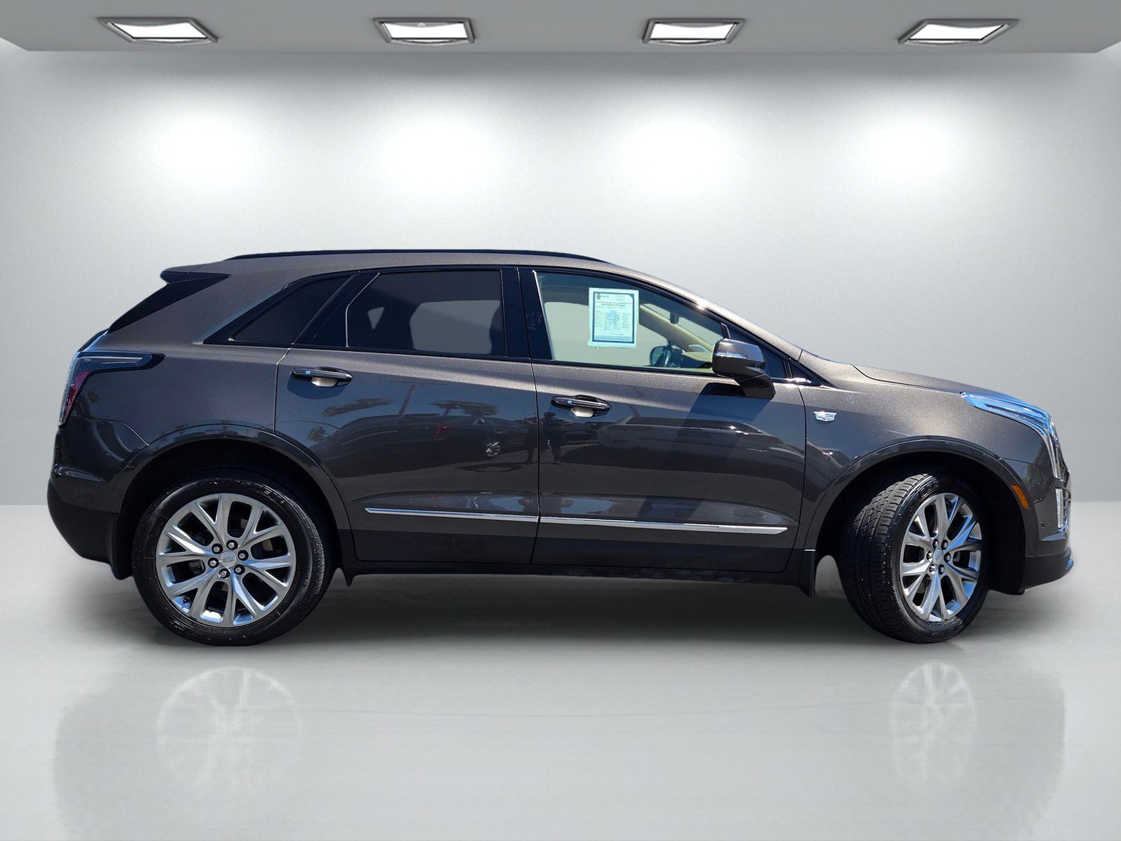 Used 2020 Cadillac XT5 Sportv w/ Platinum Package AWD/4WD image 3