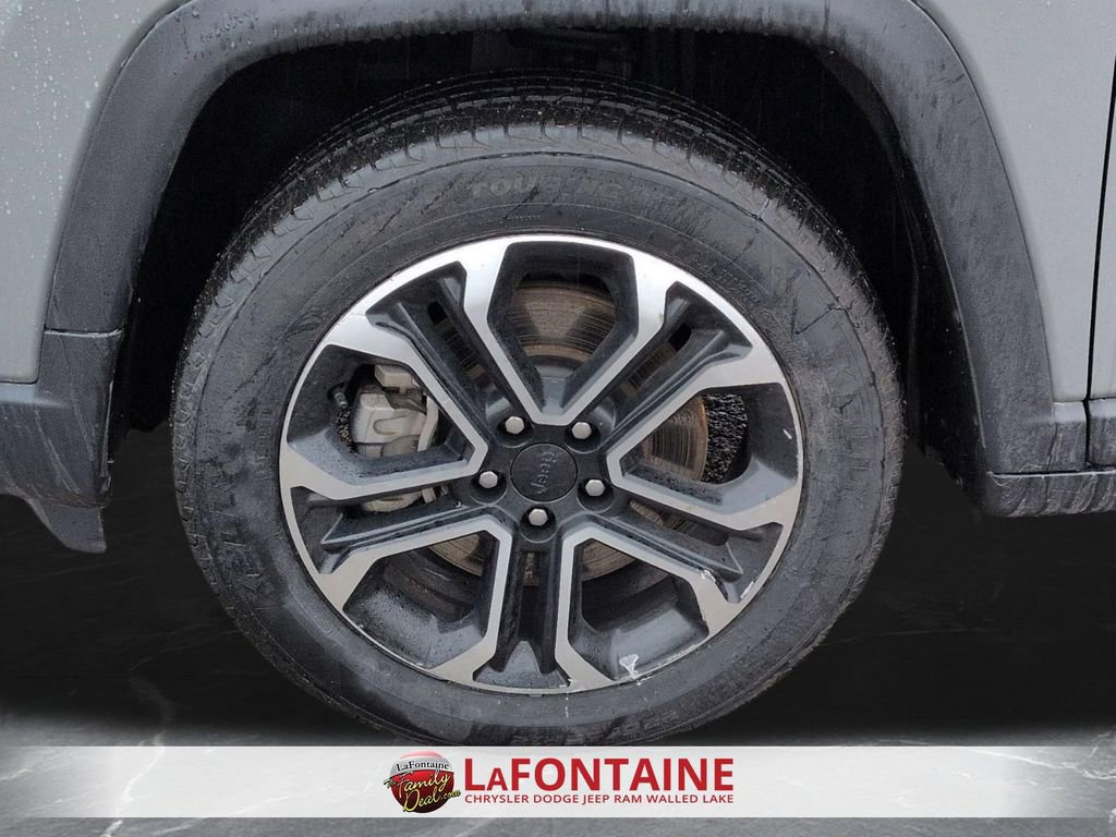 Used 2023 Jeep Compass Limited image 31