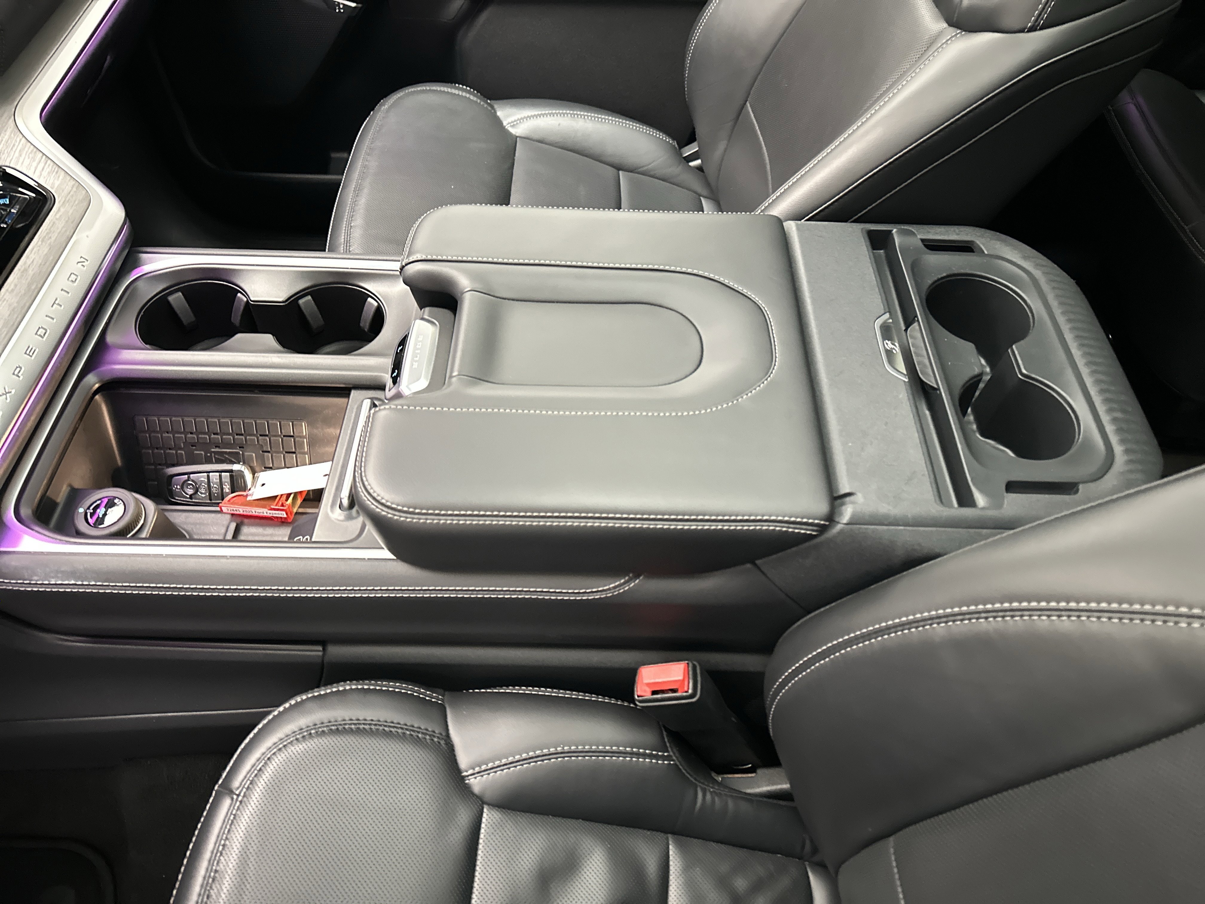 Used 2025 Ford Expedition Platinum image 43