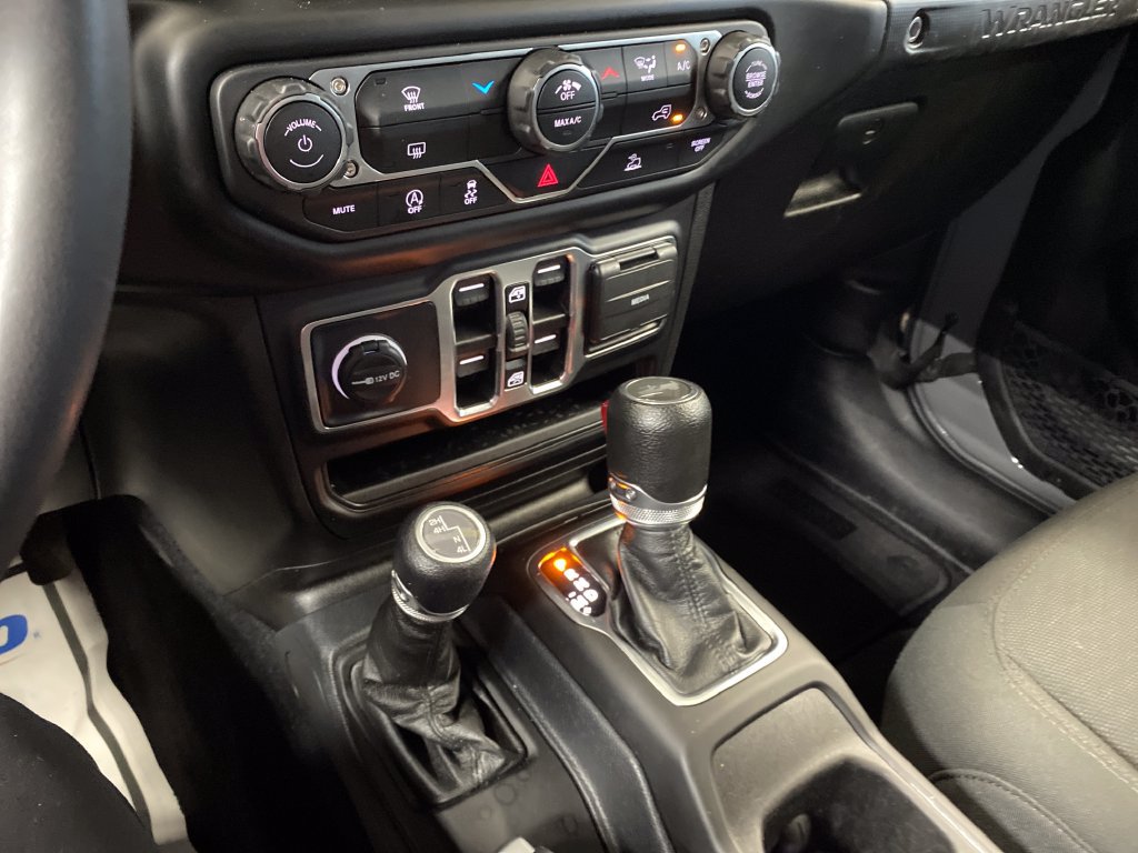 Used 2023 Jeep Wrangler Unlimited Sport AWD/4WD image 17