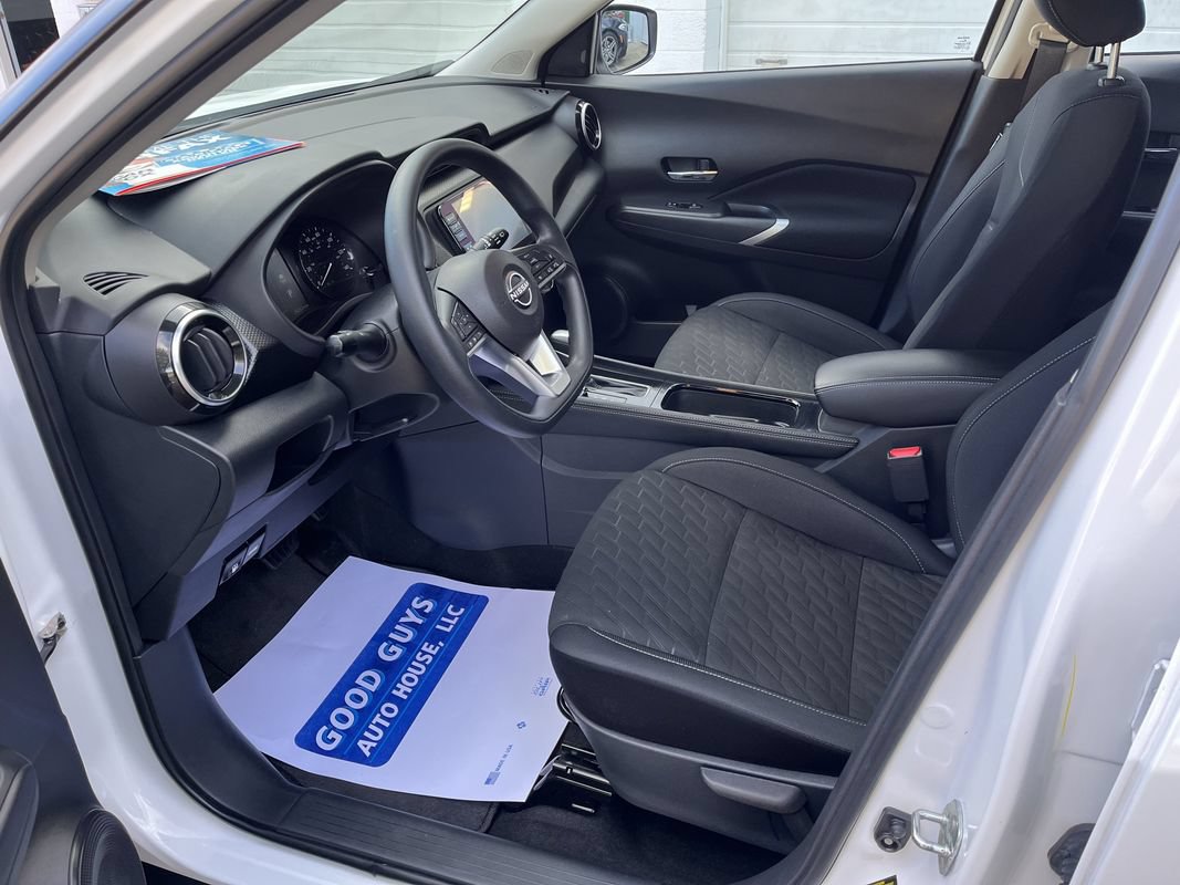 Used 2023 Nissan Kicks SV FWD image 7