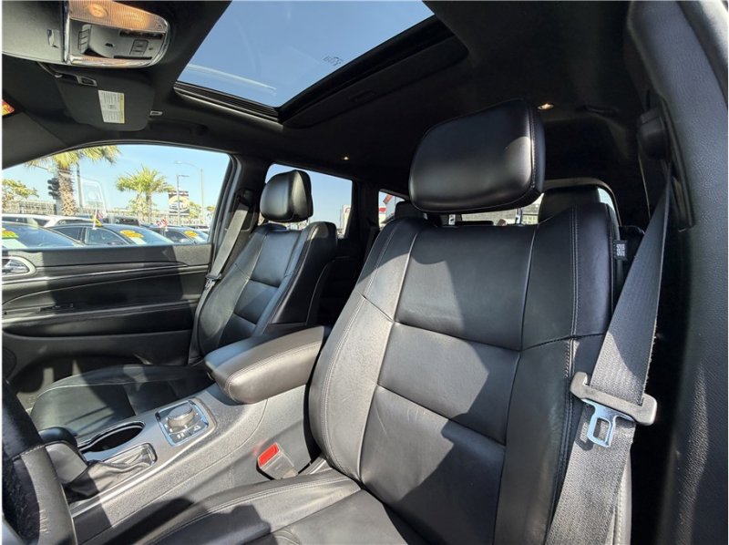 Used 2019 Jeep Grand Cherokee Limited image 18