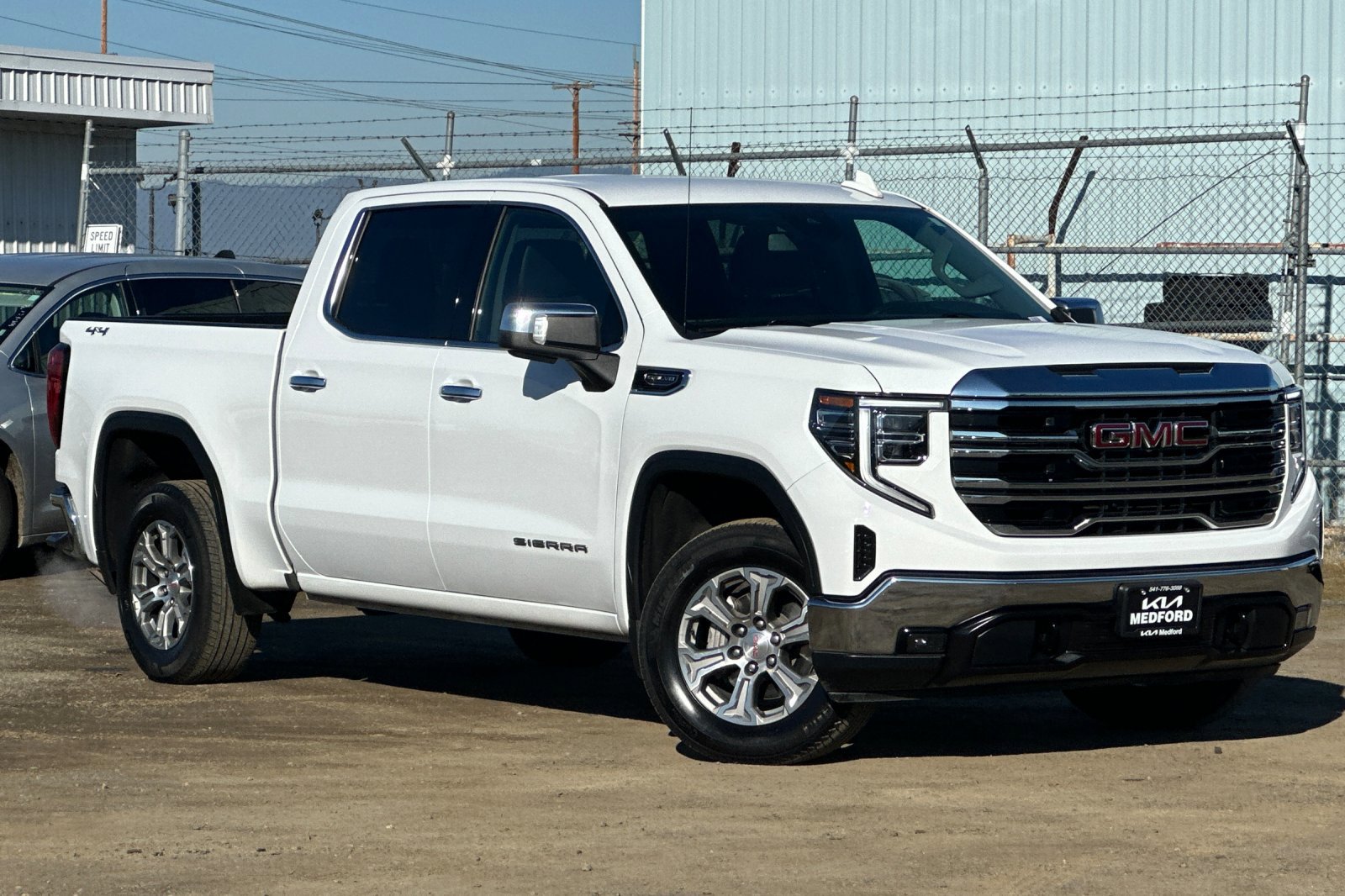 Used 2024 GMC Sierra 1500 SLT image 2