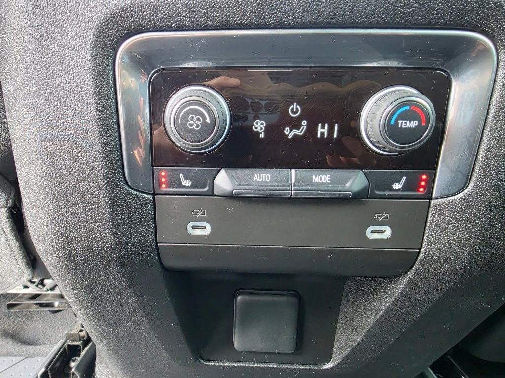 Used 2023 Chevrolet Tahoe LT w/ Luxury Package image 23