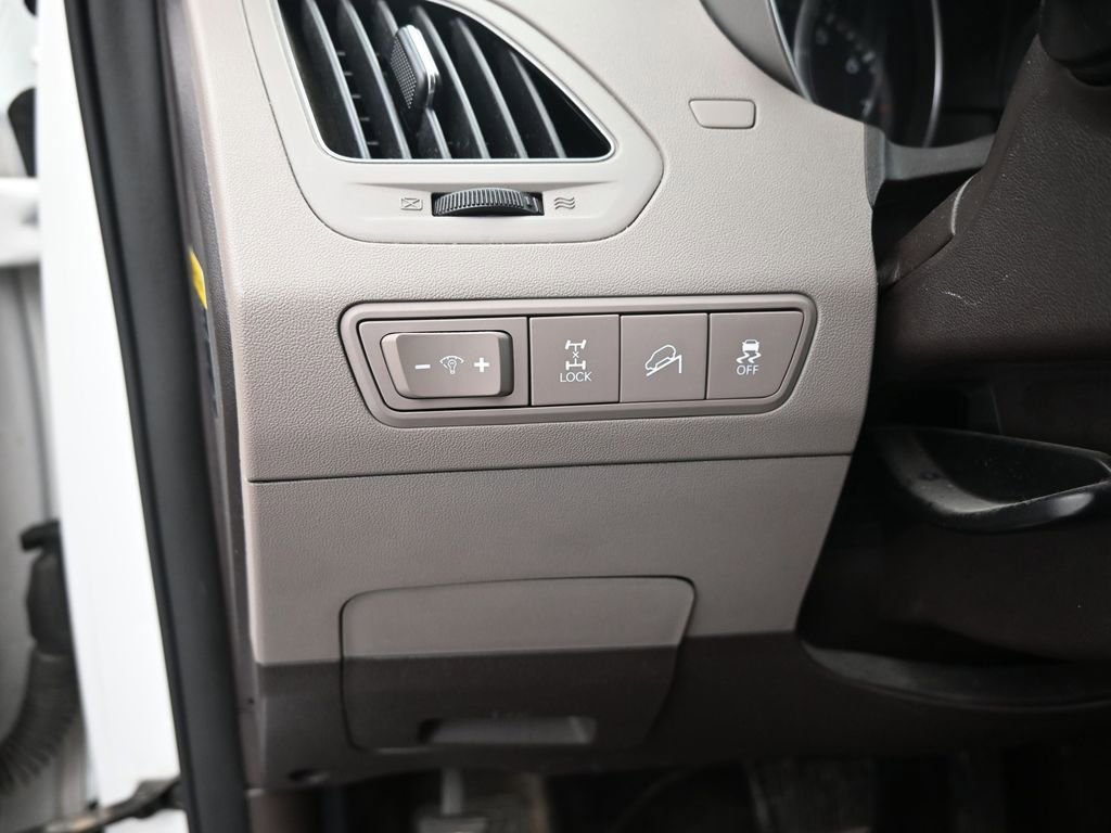 Used 2015 Hyundai Tucson SE AWD/4WD image 12