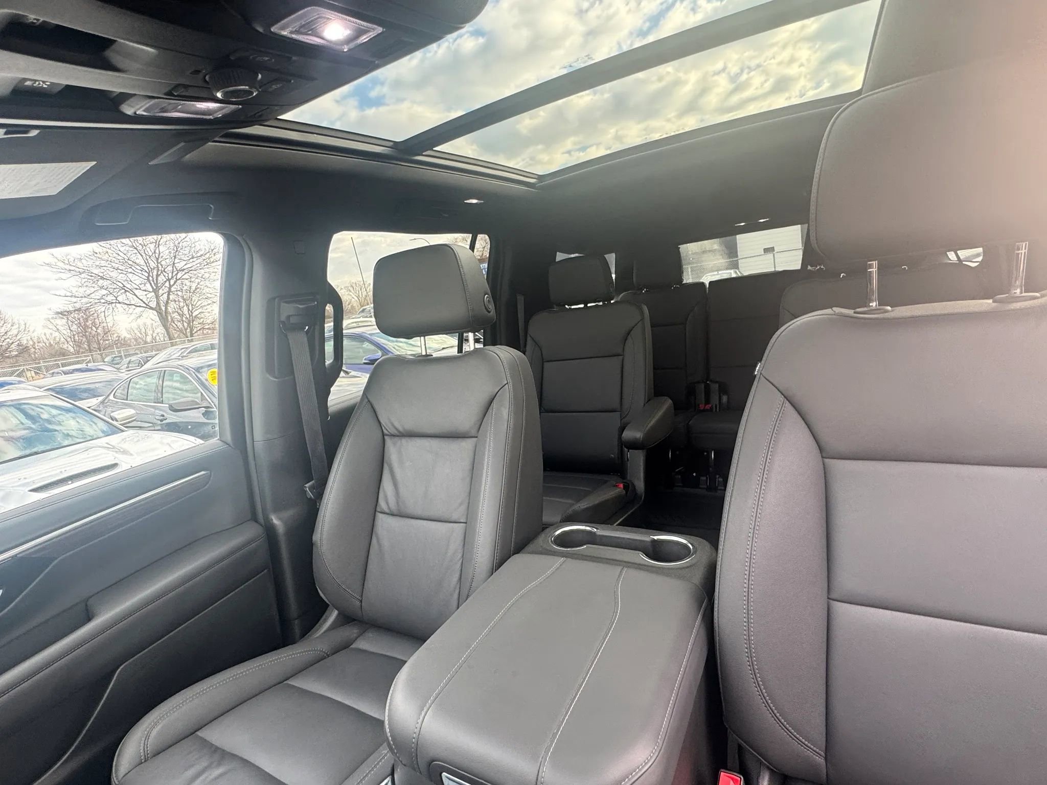 Used 2025 Chevrolet Suburban LT w/ Comfort Package image 11