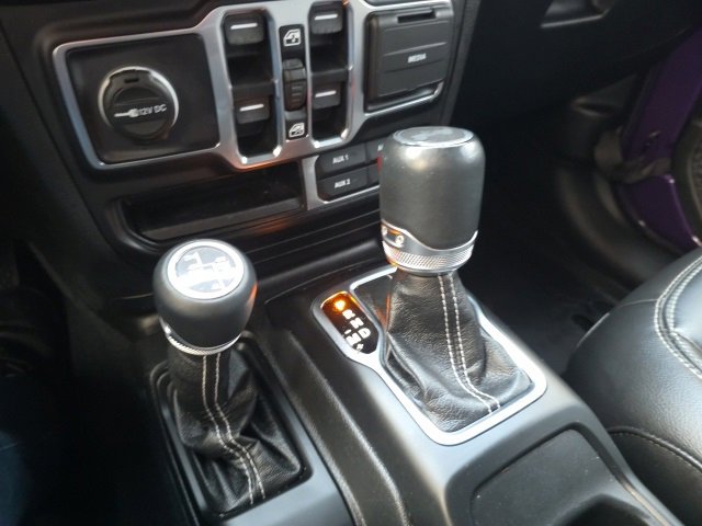 Used 2023 Jeep Wrangler Unlimited Sahara w/ Cold Weather Group image 31