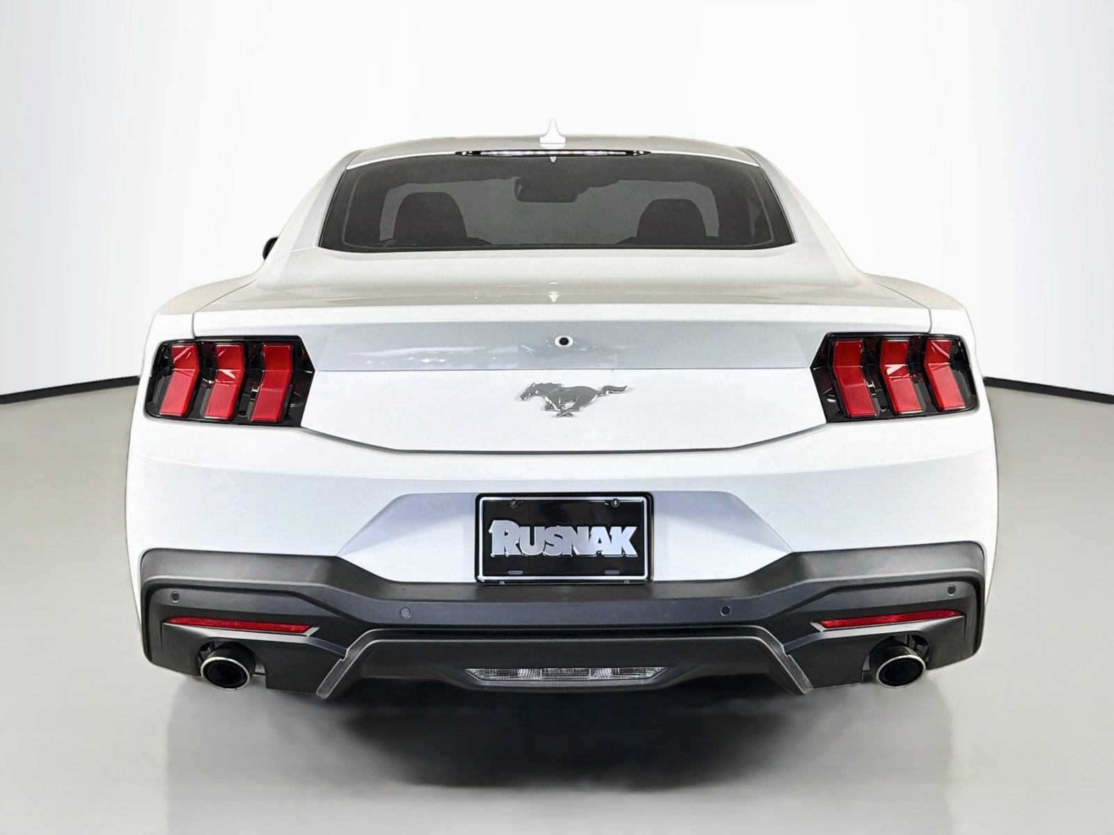 Used 2024 Ford Mustang Coupe RWD image 6