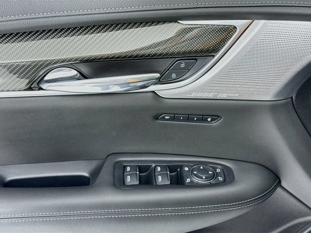 Used 2022 Cadillac XT6 Sport w/ Technology Package AWD/4WD image 11