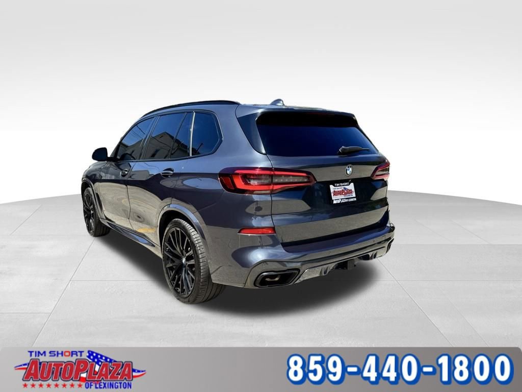 Used 2022 BMW X5 M50i w/ Executive Package image 2