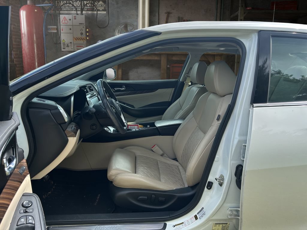 Used 2016 Nissan Maxima Platinum FWD image 17