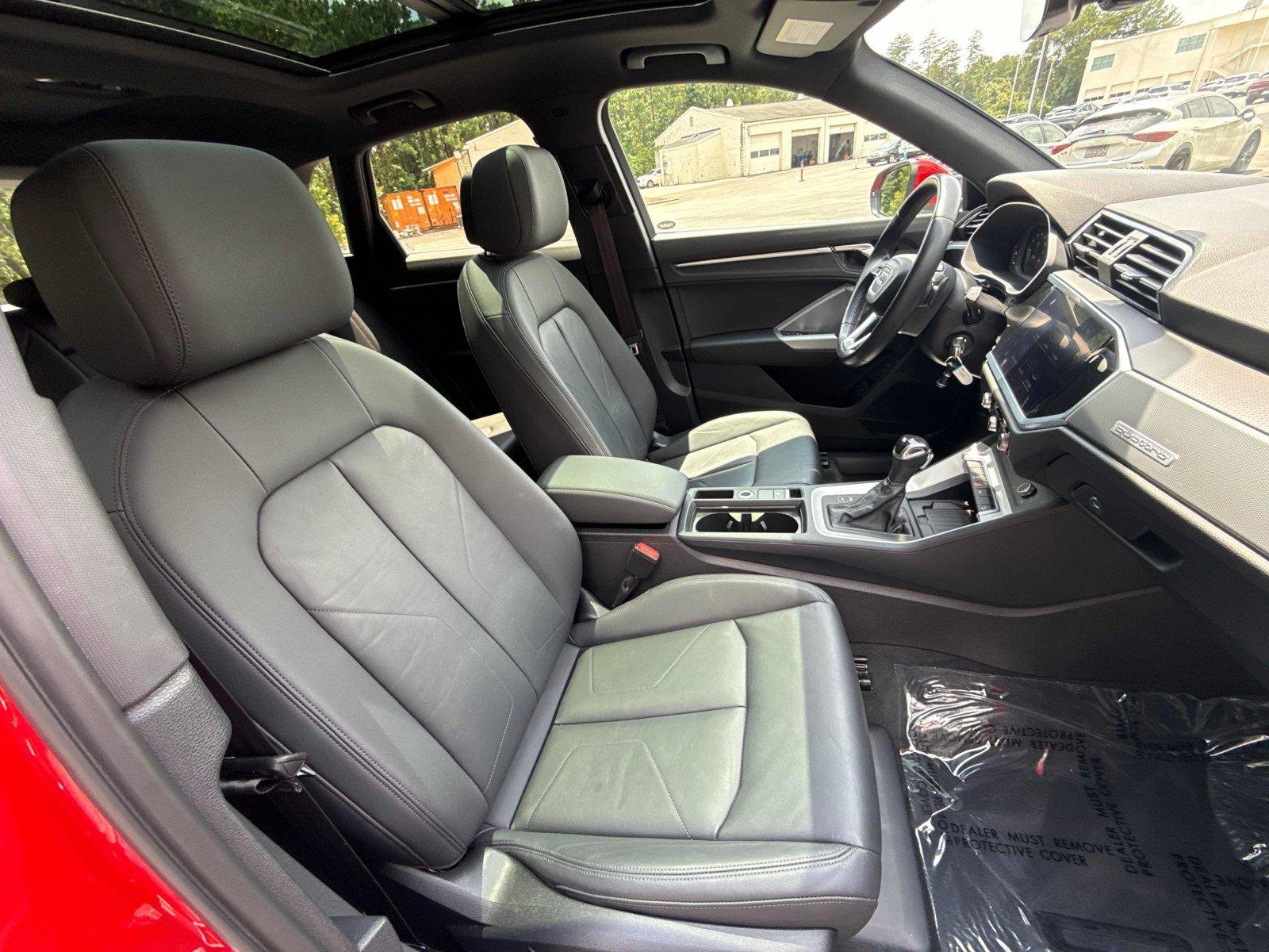 Used 2022 Audi Q3 2.0T Premium Plus w/ Premium Plus Package AWD/4WD image 24
