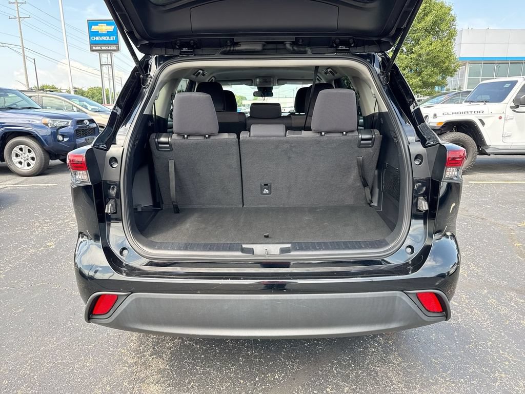 Used 2023 Toyota Highlander L FWD image 24