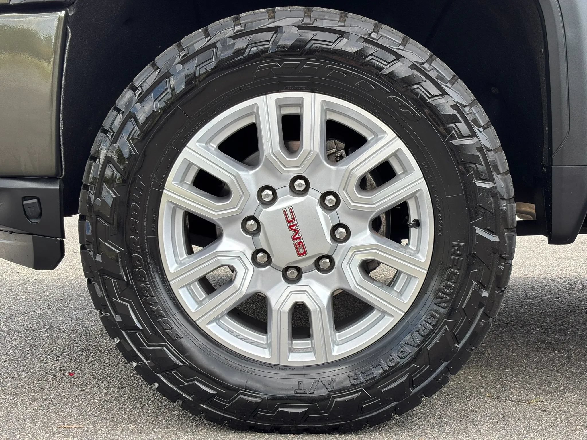 Used 2022 GMC Sierra 2500 SLT AWD/4WD image 17