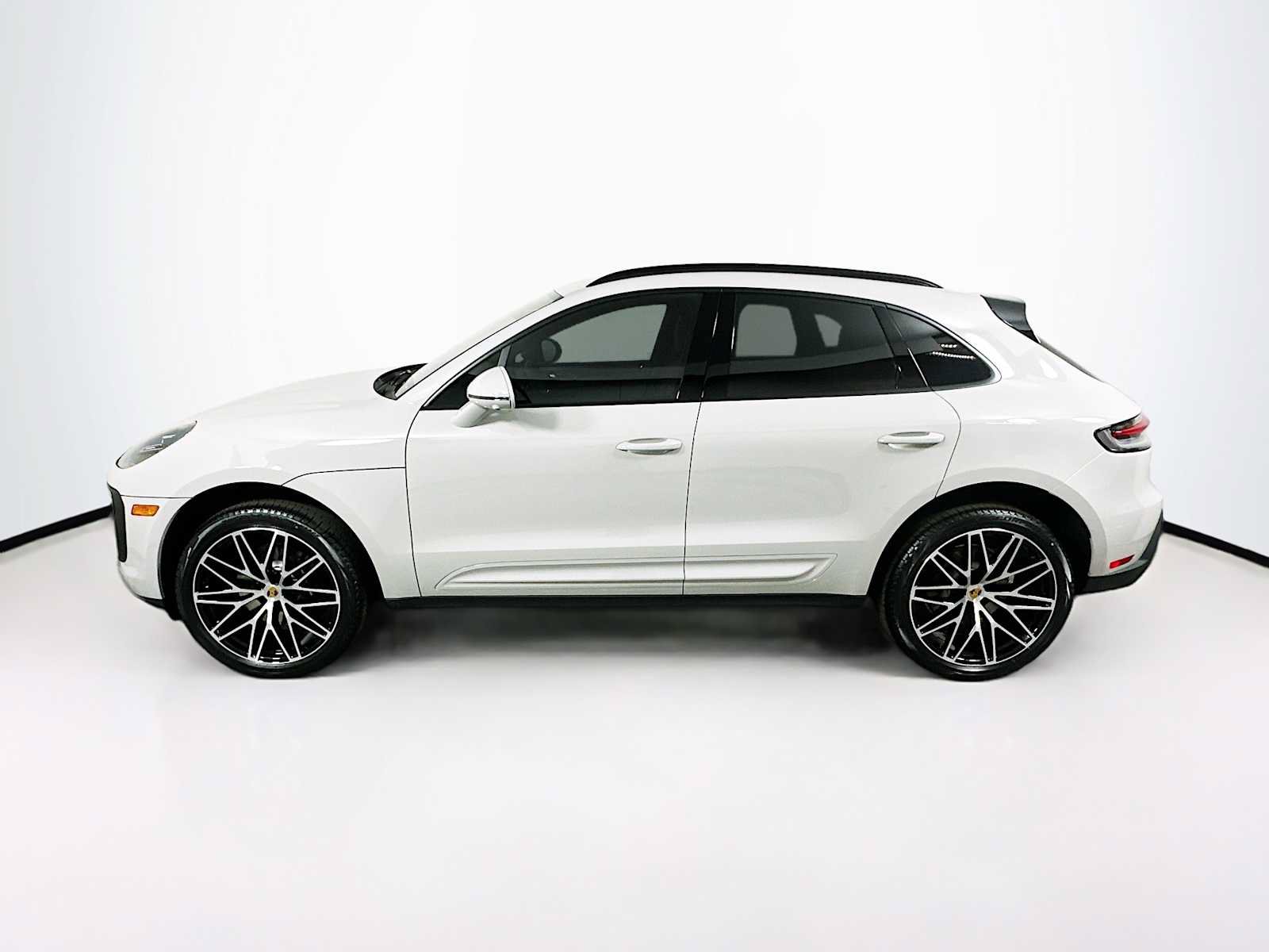 New 2026 Porsche Macan AWD/4WD image 2