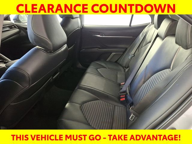 Used 2024 Toyota Camry SE image 11
