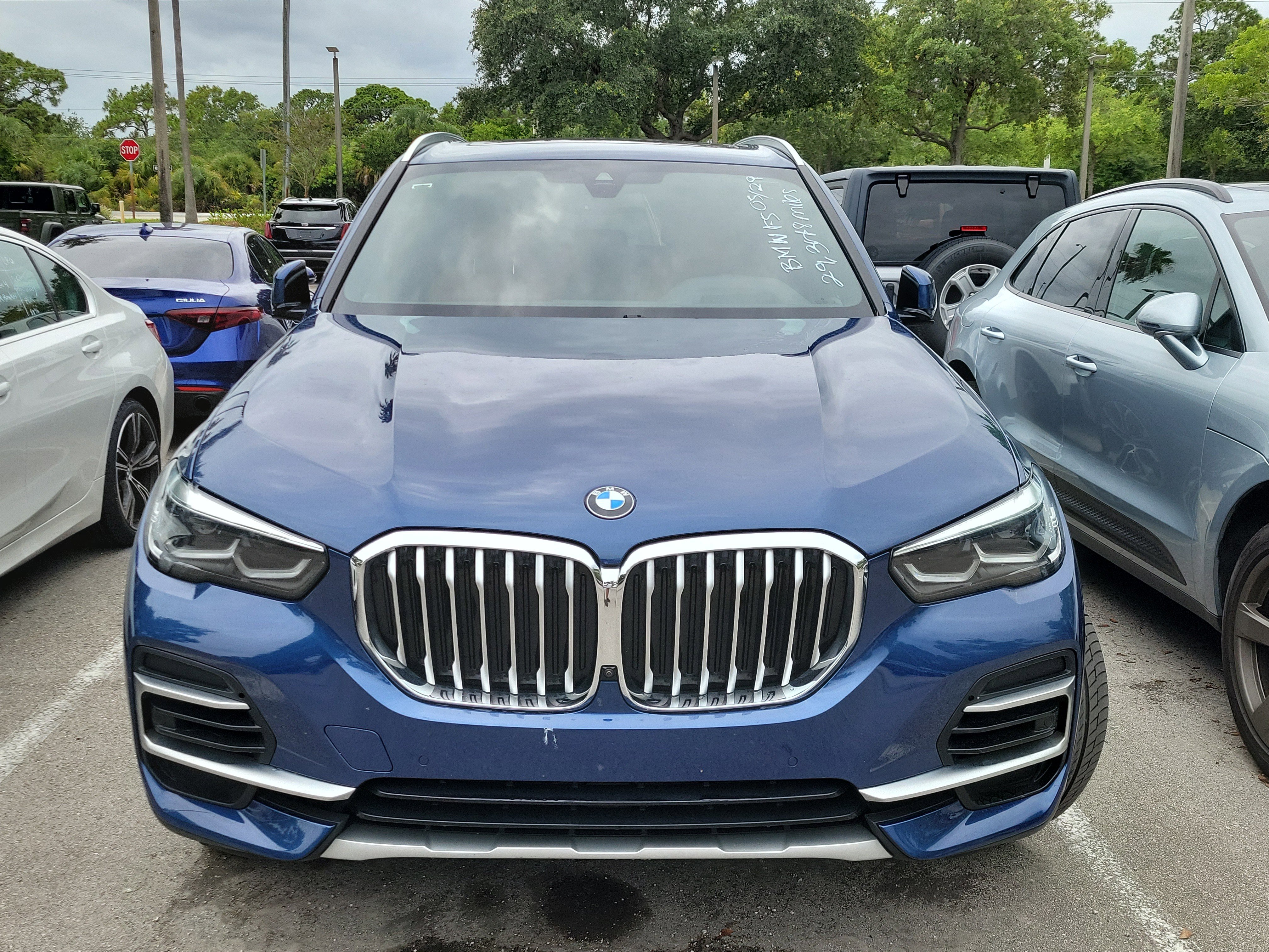 Used 2023 BMW X5 xDrive40i w/ Premium Package AWD/4WD image 2