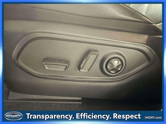 Used 2023 Jeep Grand Cherokee L Limited AWD/4WD image 19