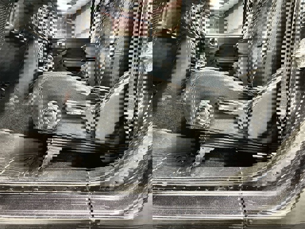 Used 2021 Jeep Wrangler Unlimited Sport image 12