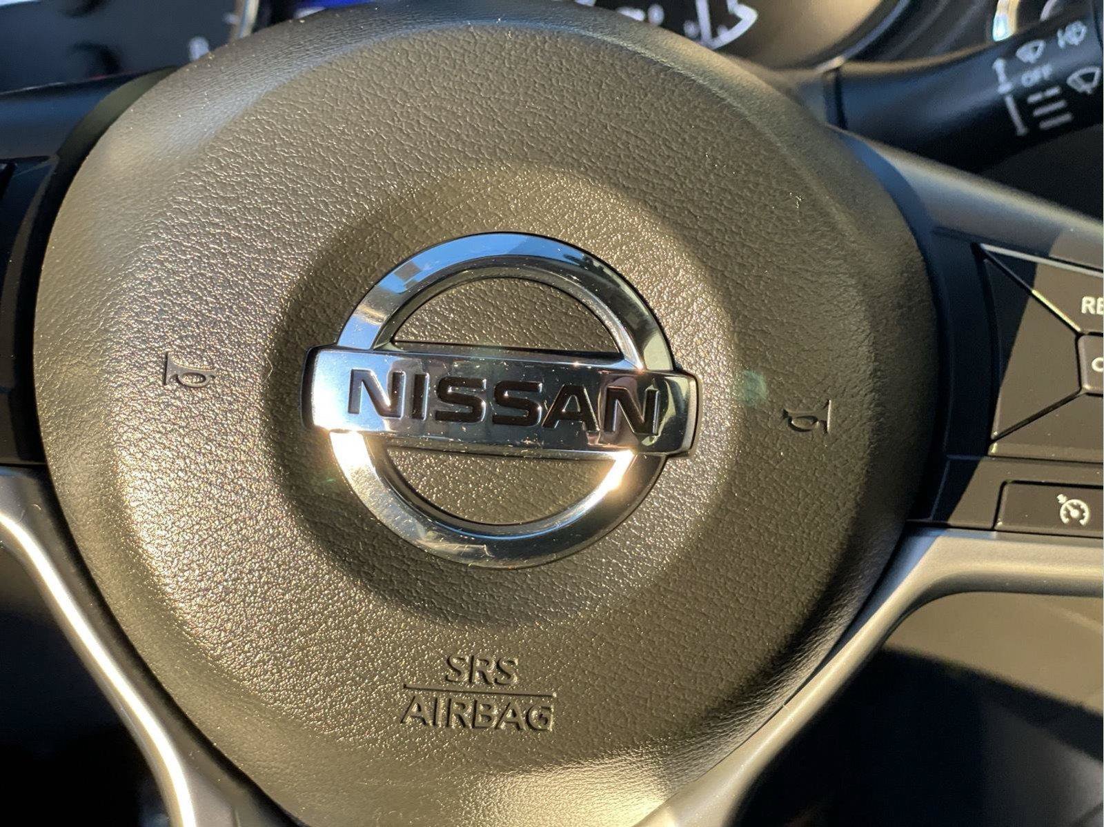 Used 2018 Nissan Rogue SV AWD/4WD image 30