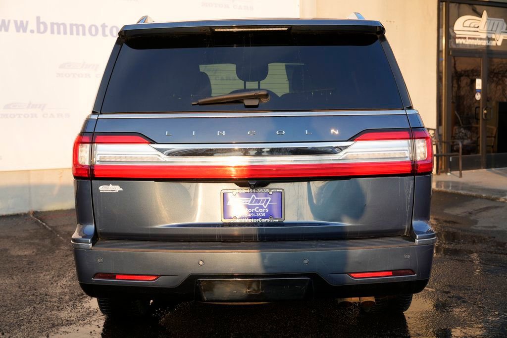 Used 2019 Lincoln Navigator Select image 6