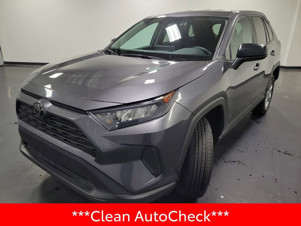 Used 2022 Toyota RAV4 LE image 4