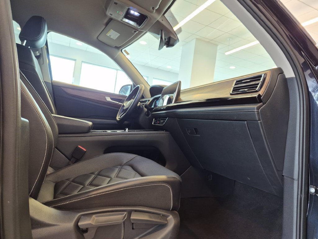 Used 2025 Volkswagen Atlas SE FWD image 23