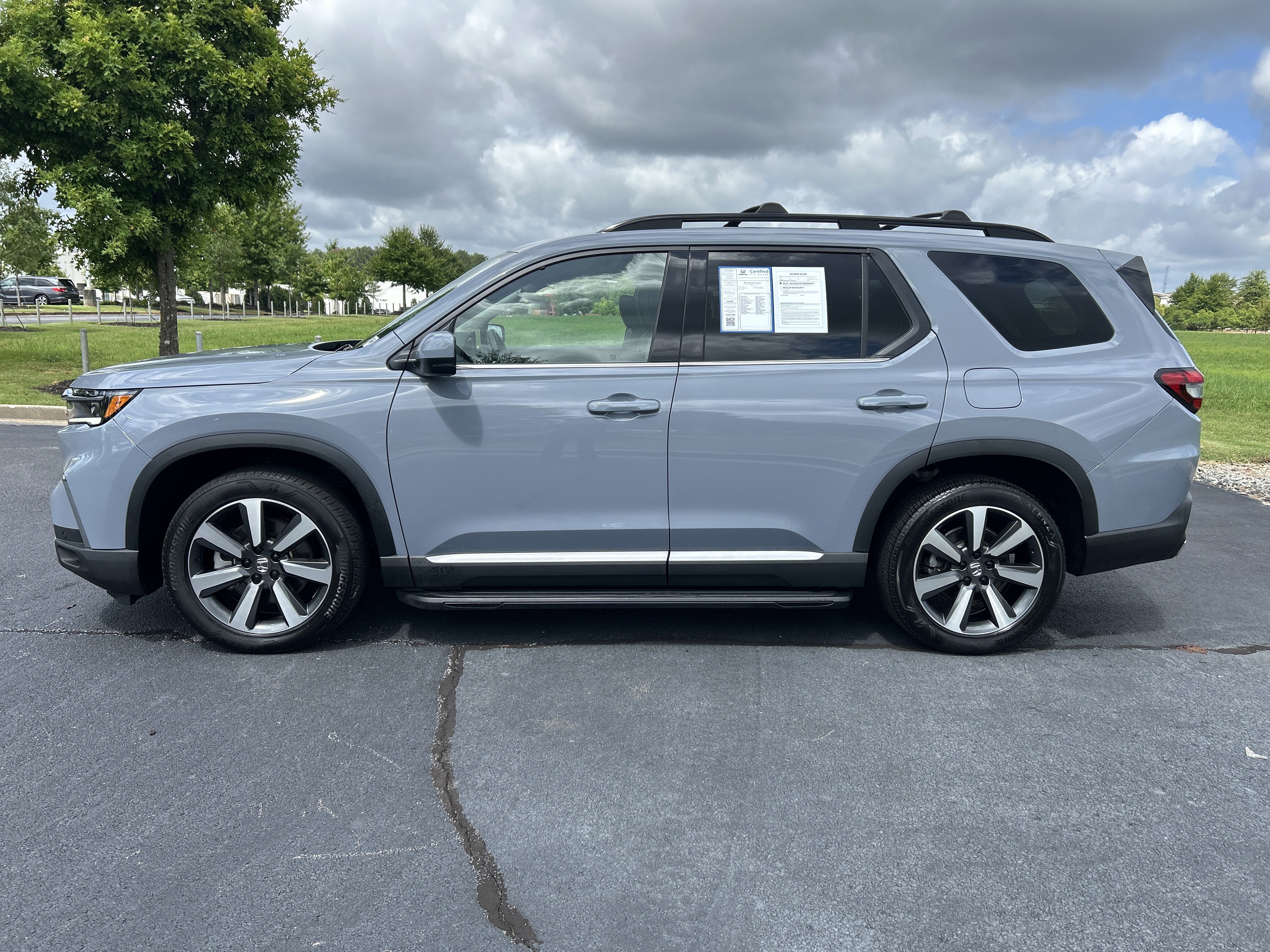 Used 2025 Honda Pilot Touring image 6