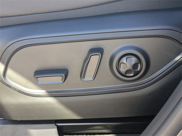 New 2025 Jeep Grand Cherokee Limited w/ Black Appearance Package image 18