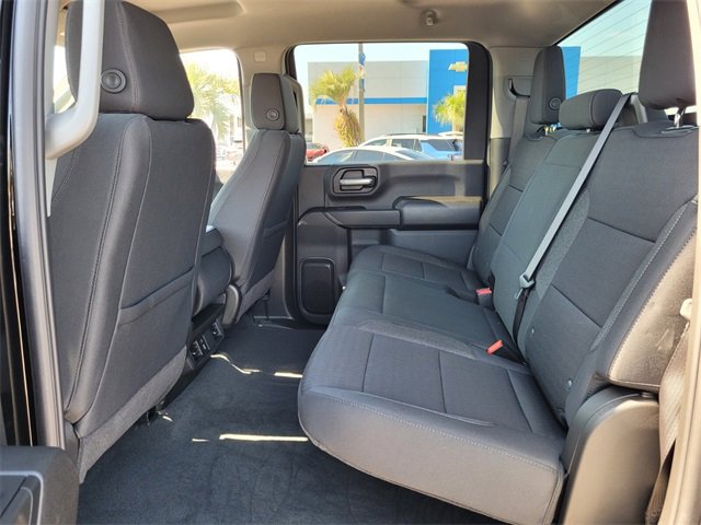 Used 2025 Chevrolet Silverado 2500 Custom w/ Custom Value Package image 17