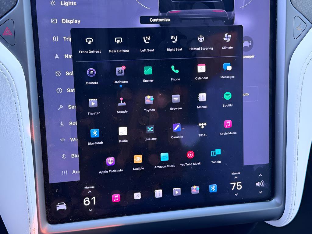 Used 2018 Tesla Model X 75D image 32