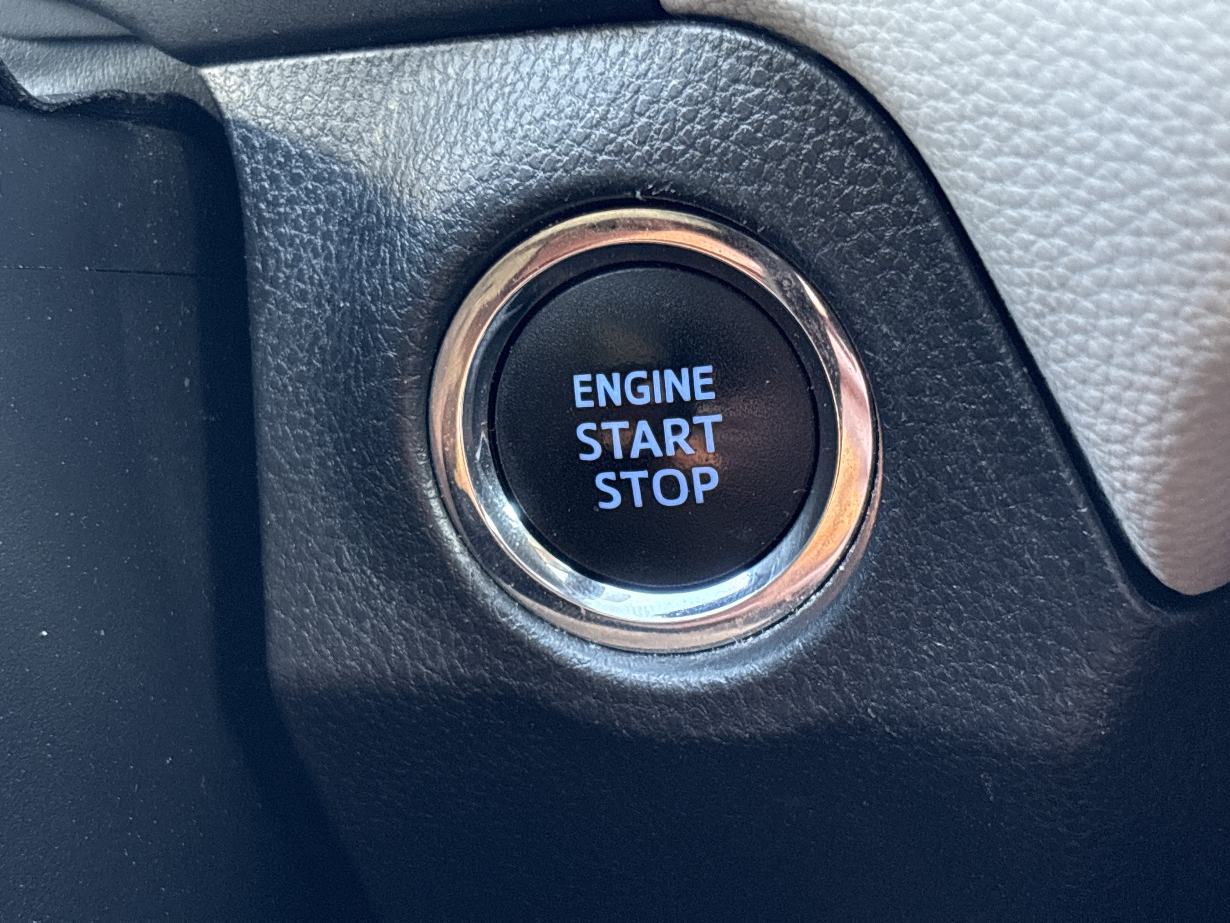 Used 2021 Toyota RAV4 XLE w/ Carpet Mat Package (TMS) image 26