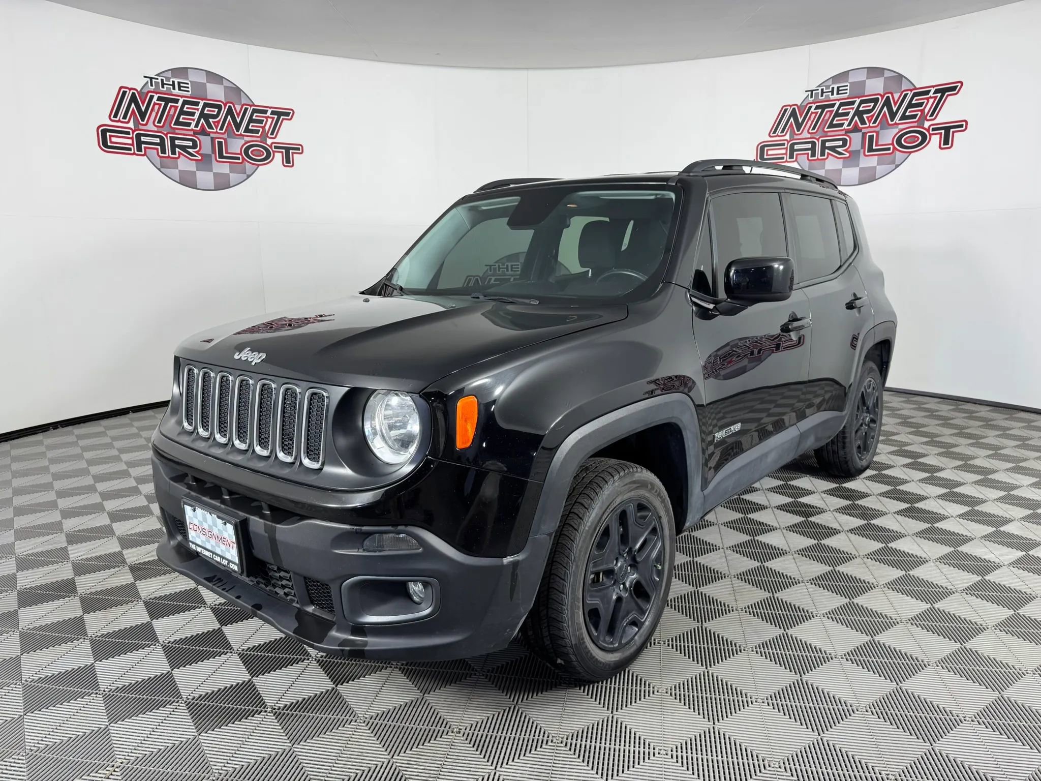 Used 2017 Jeep Renegade Latitude w/ Cold Weather Group AWD/4WD image 3