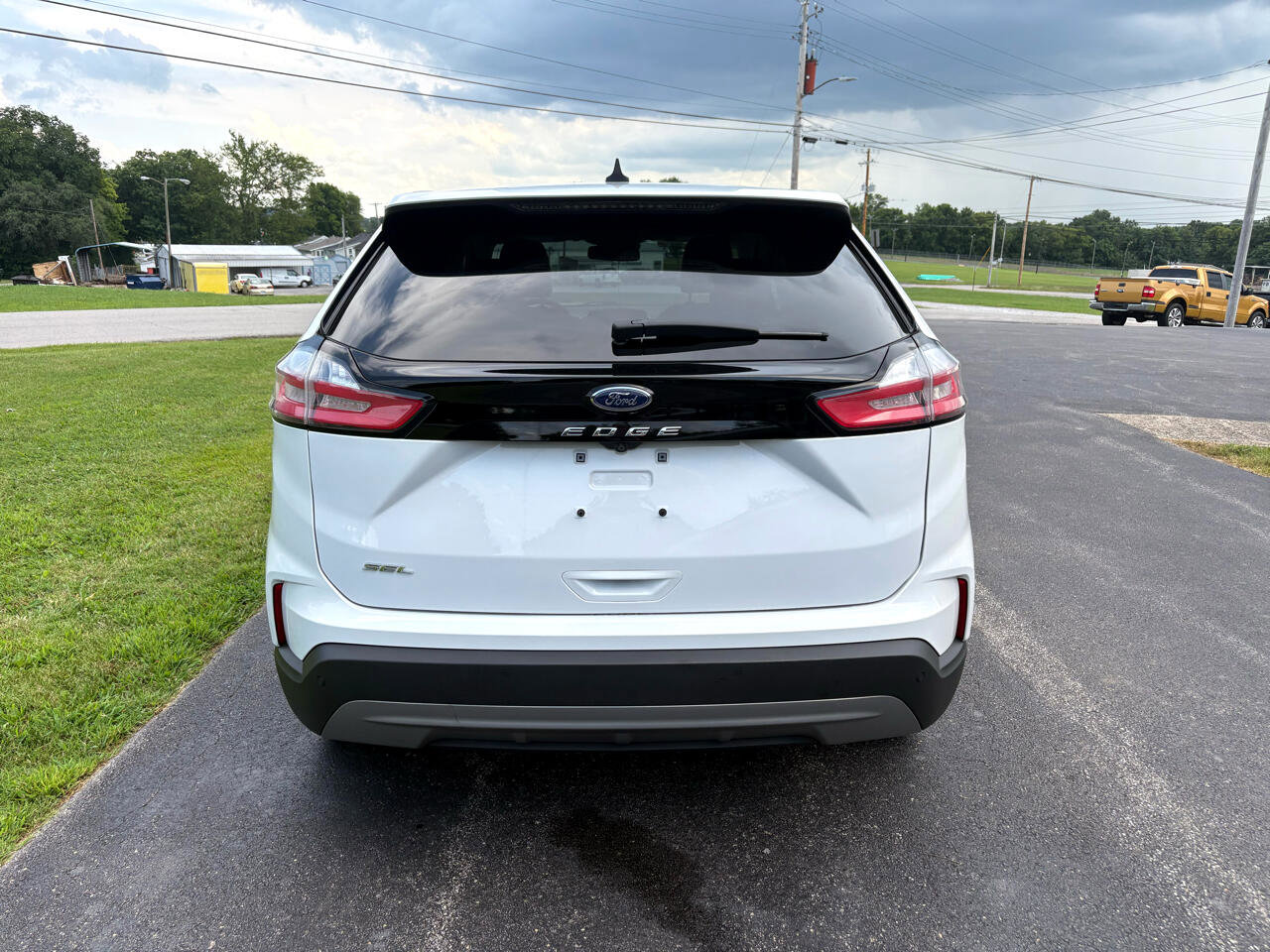 Used 2021 Ford Edge SEL w/ Convenience Package image 3