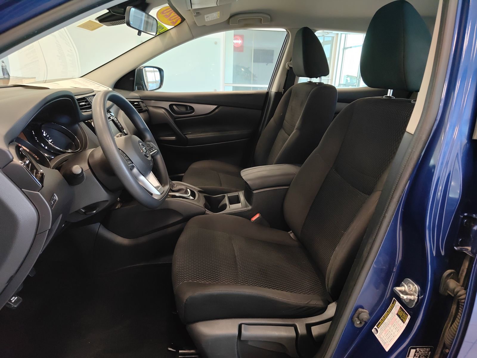 Used 2020 Nissan Rogue Sport S image 11