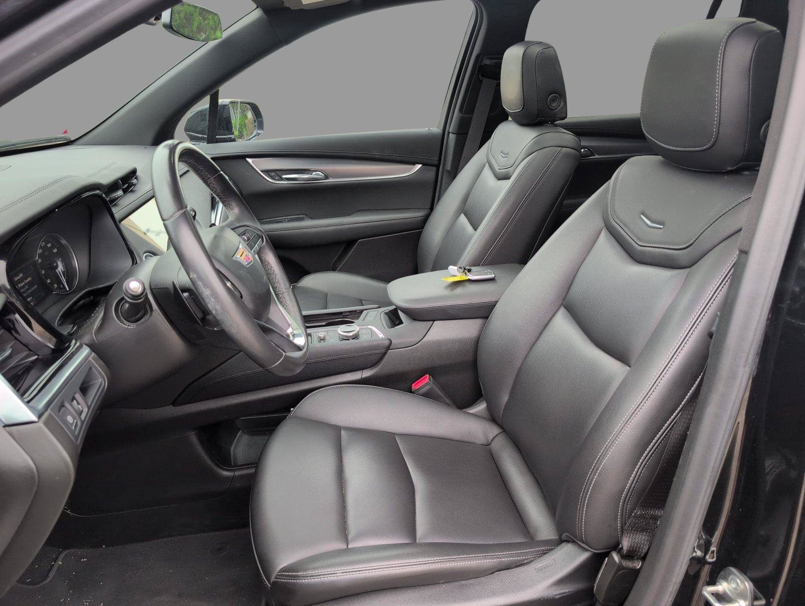 Certified 2024 Cadillac XT6 Luxury FWD image 18